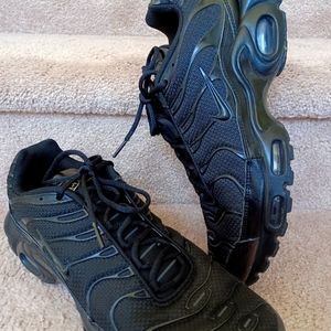 Nike Mens Air Max Plus  Triple Black - Size 11.5